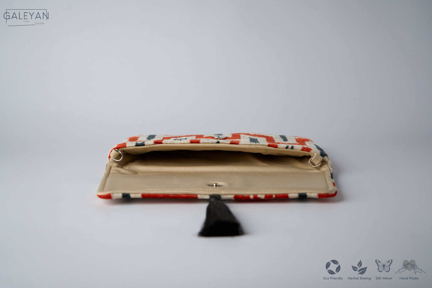 Silk Velvet Ikat Clutch – Off White / Red / Navy