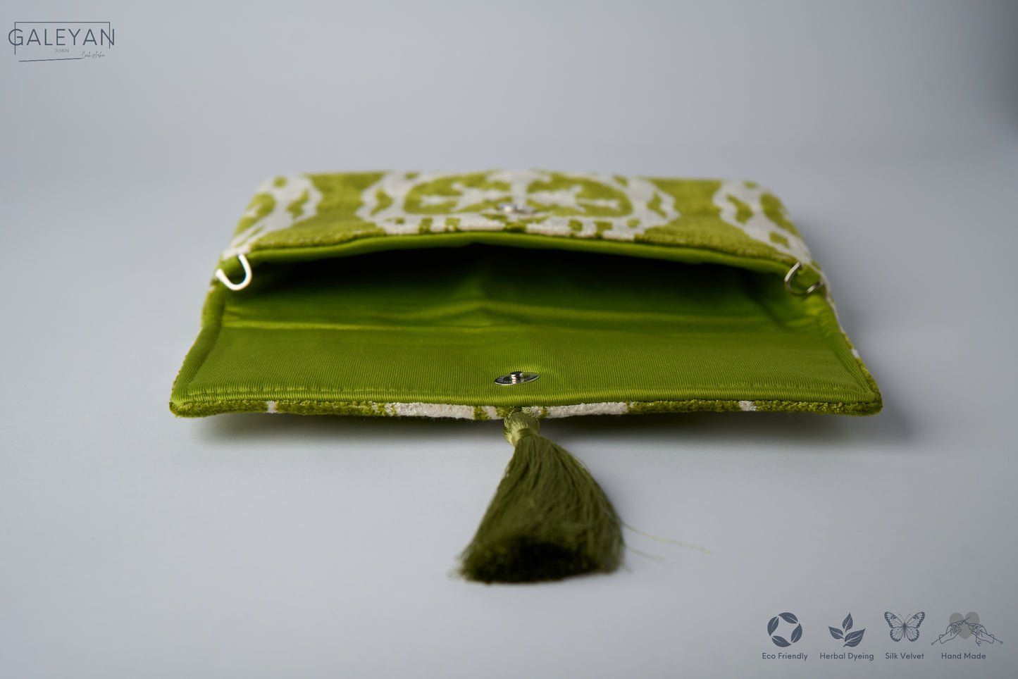 Silk Velvet Ikat Clutch – Off White / Green