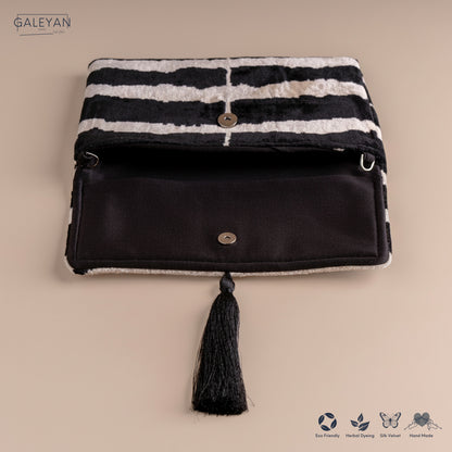 Silk Velvet Ikat Clutch – Off White / Black