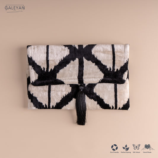Silk Velvet Ikat Clutch – Off White / Black