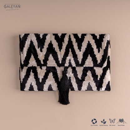 Silk Velvet Ikat Clutch – Off White / Black