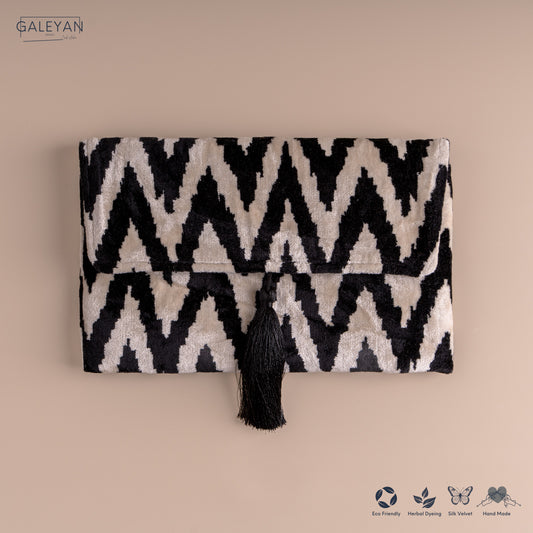 Silk Velvet Ikat Clutch – Off White / Black