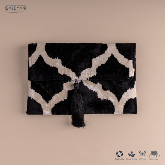 Silk Velvet Ikat Clutch – Off White / Black