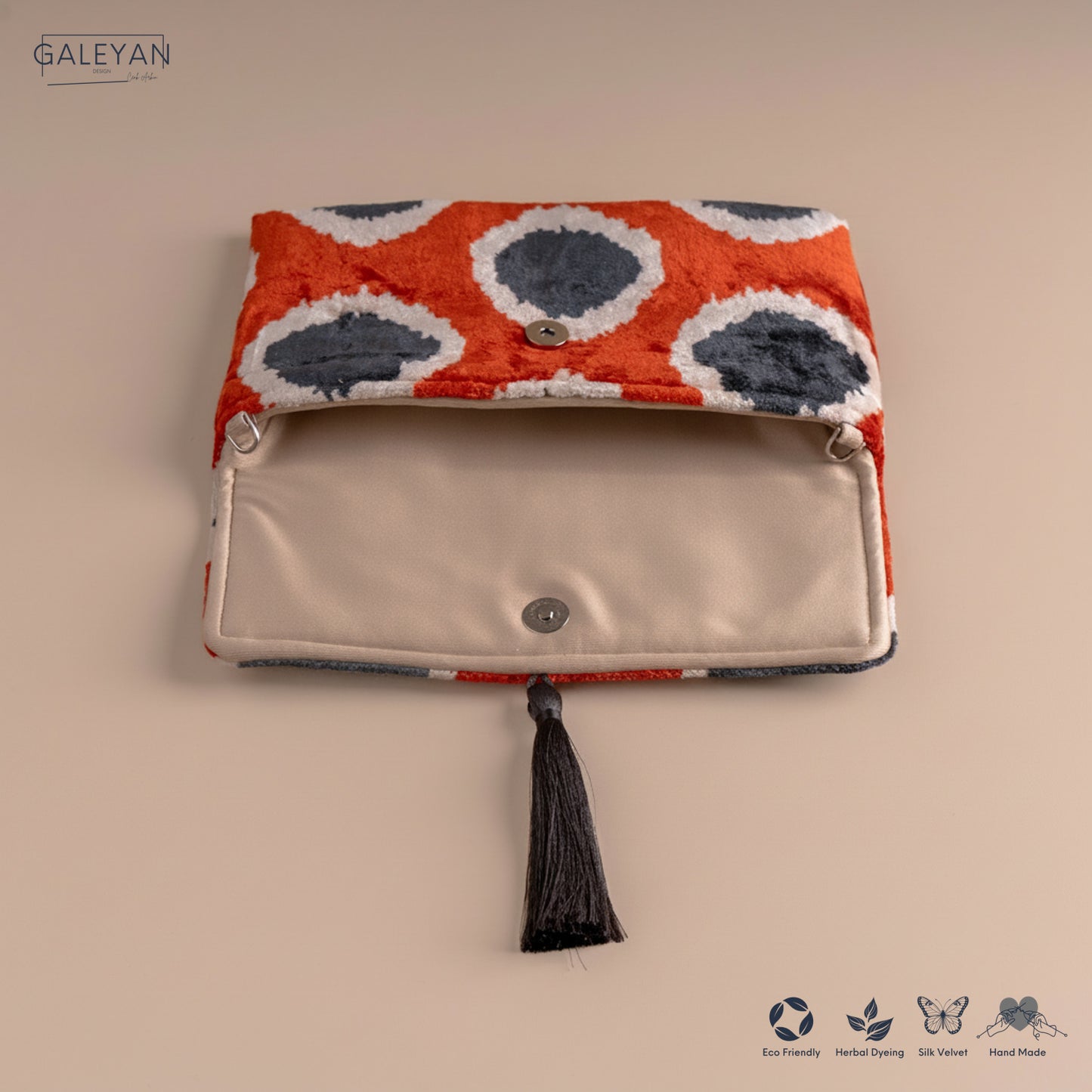 Silk Velvet Ikat Clutch – Off White / Red / Midnight Indigo