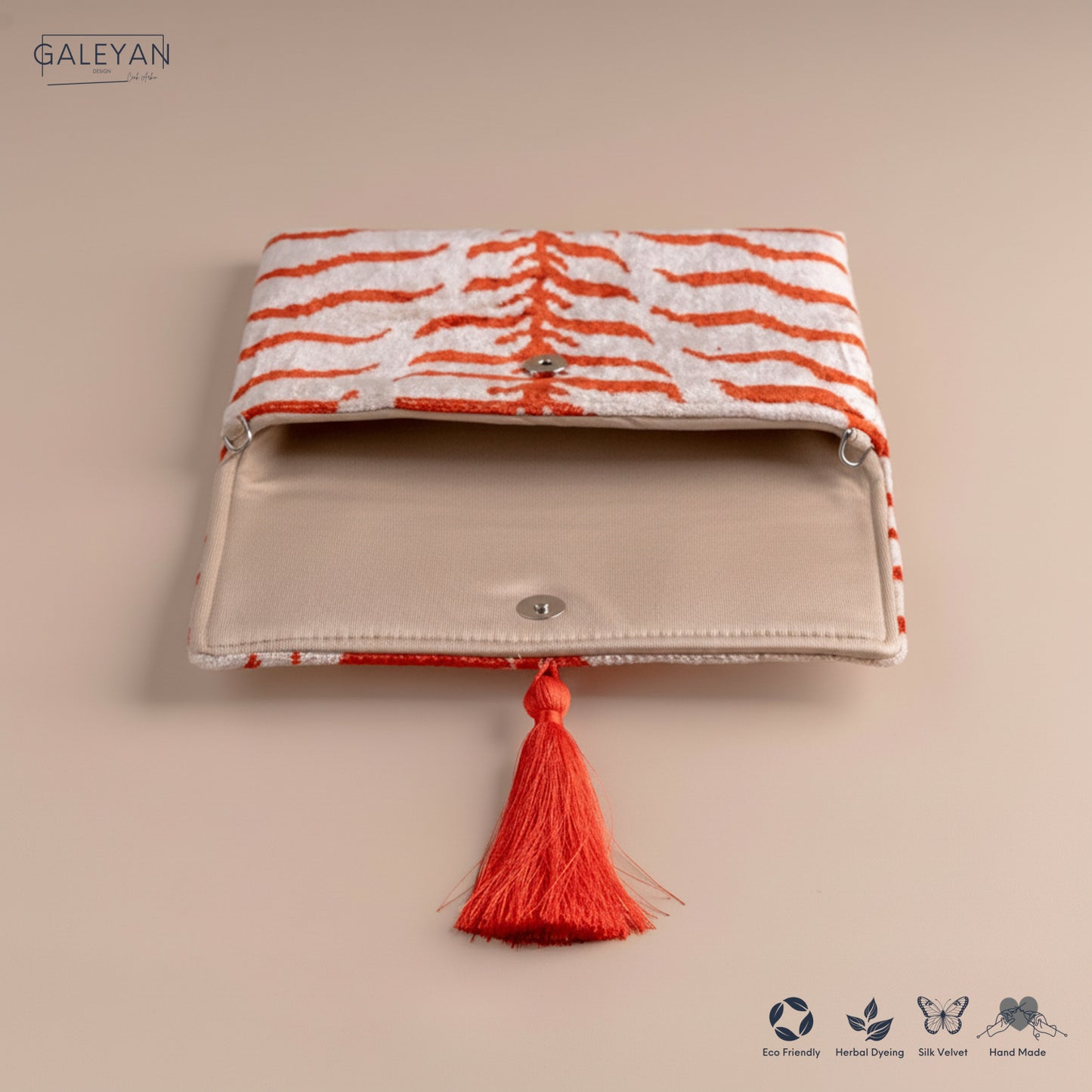 Silk Velvet Ikat Clutch – Off White / Red