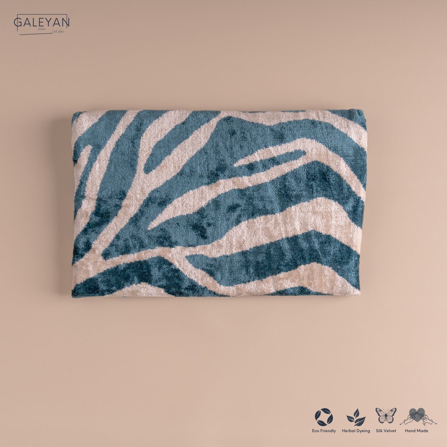 Silk Velvet Ikat Clutch – Off White / Turquoise