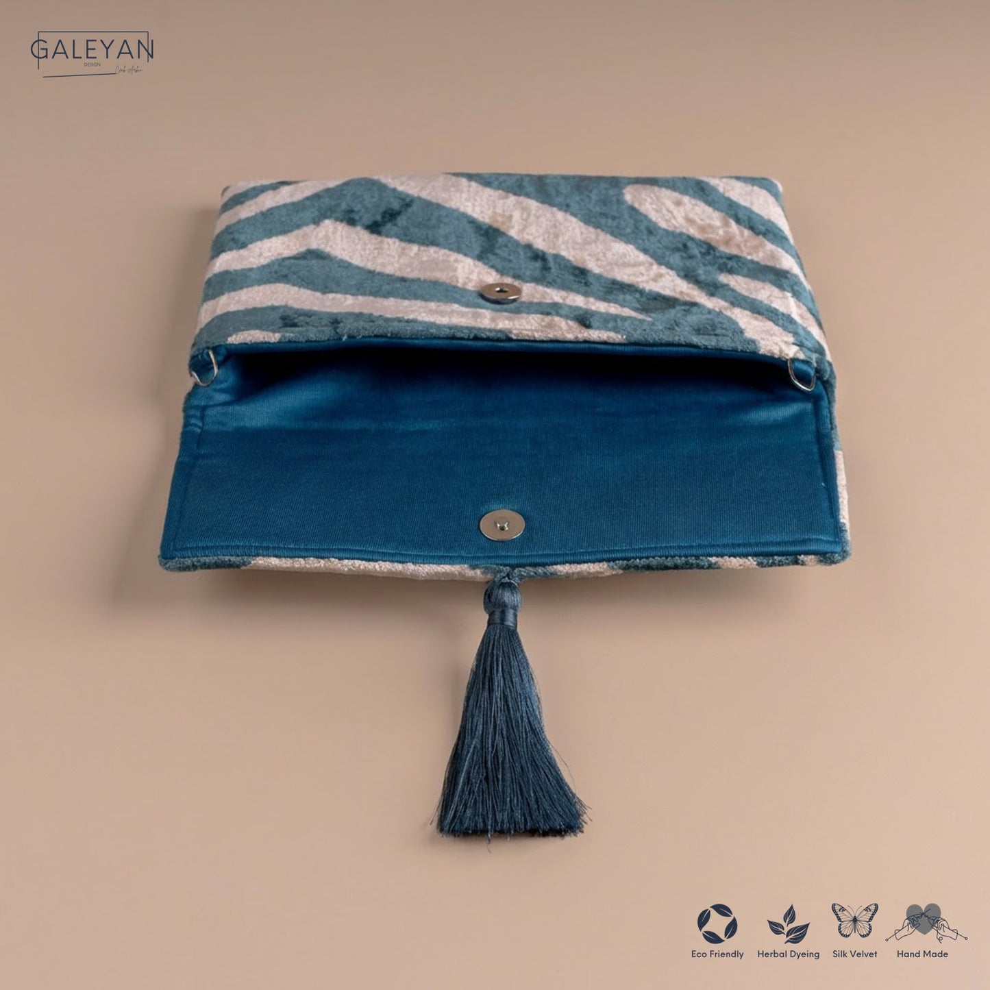 Silk Velvet Ikat Clutch – Off White / Turquoise