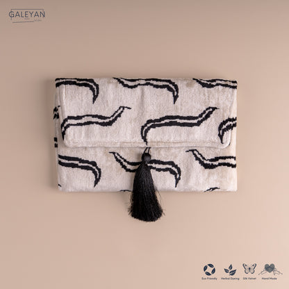 Silk Velvet Ikat Clutch – Off White / Black