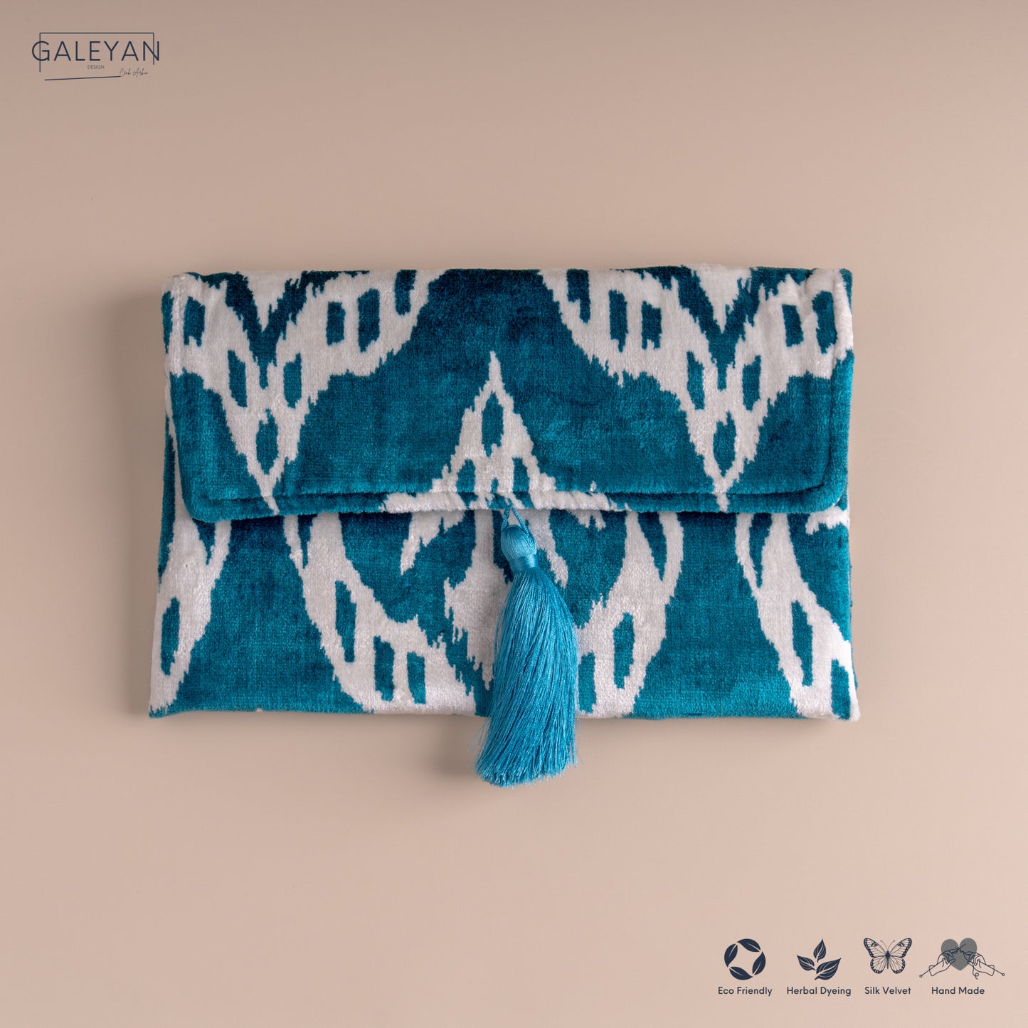 Silk Velvet Ikat Clutch – Off White / Turquoise