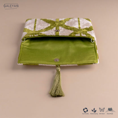 Silk Velvet Ikat Clutch – Off White / Pistachio Green