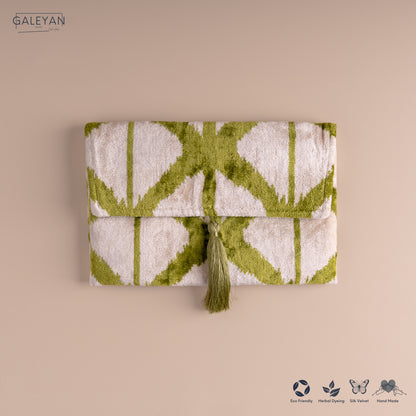 Silk Velvet Ikat Clutch – Off White / Pistachio Green