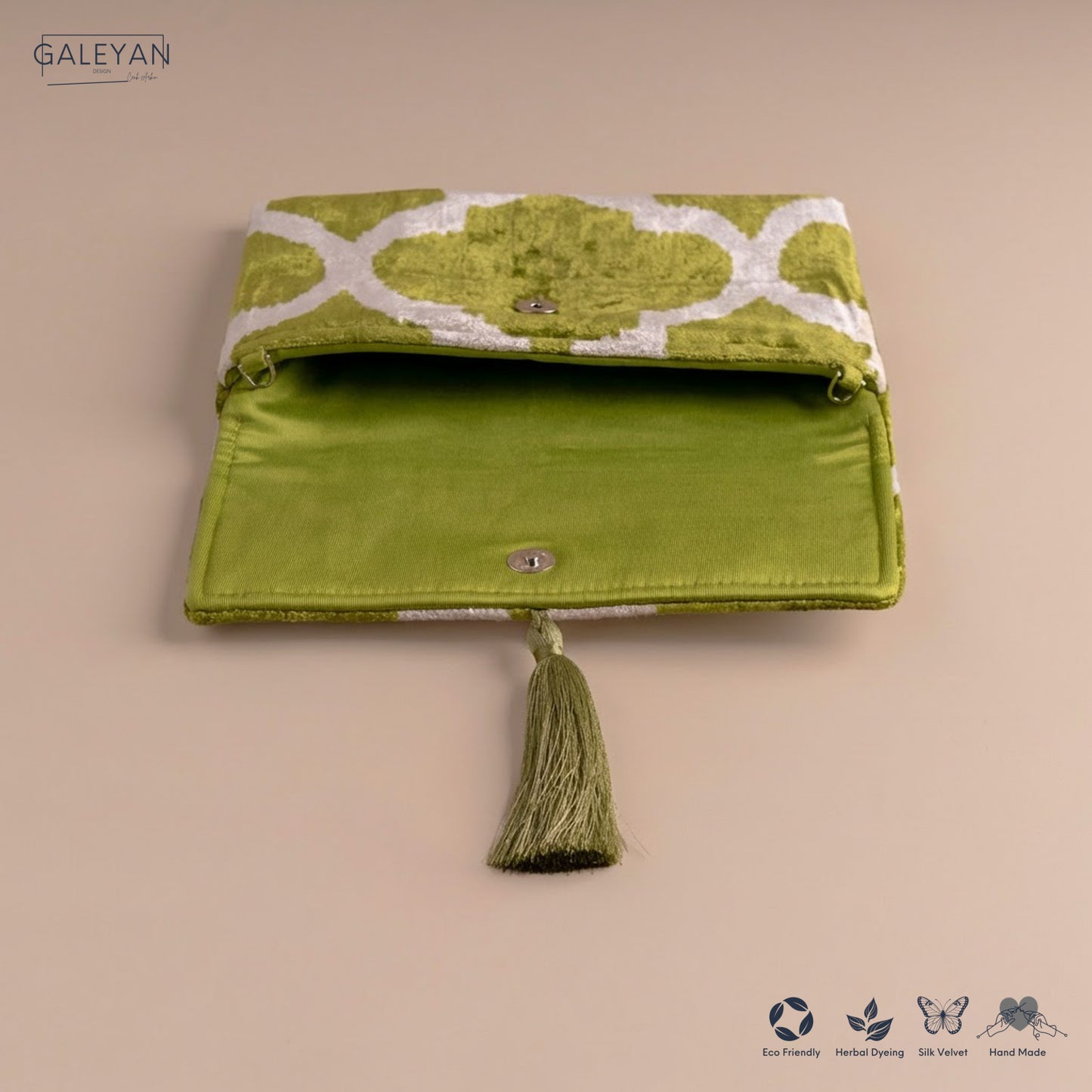 Silk Velvet Ikat Clutch – Off White / Green