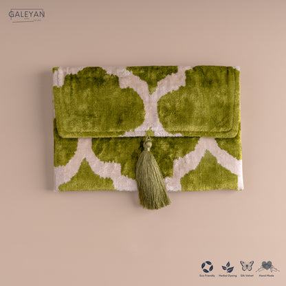 Silk Velvet Ikat Clutch – Off White / Green