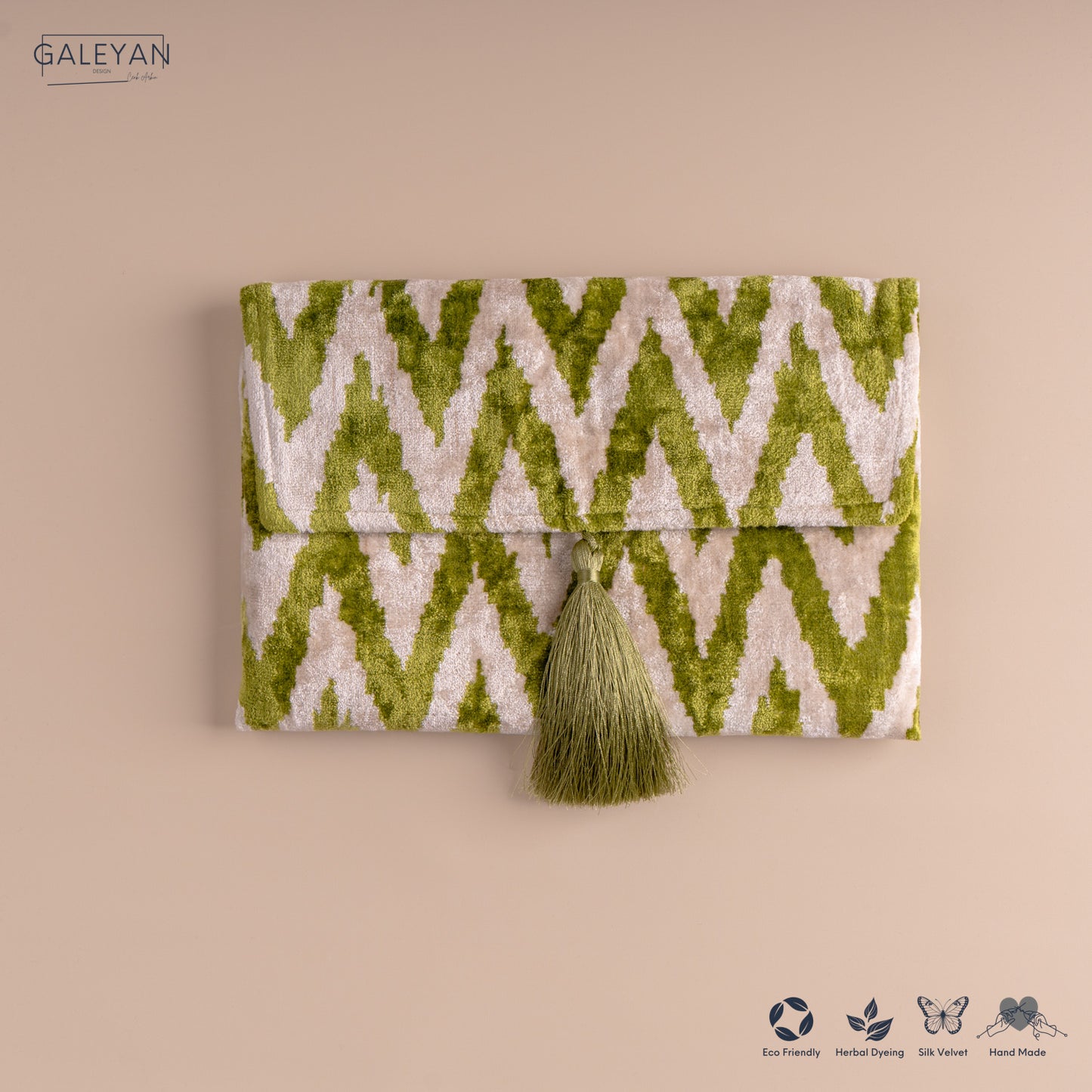 Silk Velvet Ikat Clutch – Off White / Pistachio Green