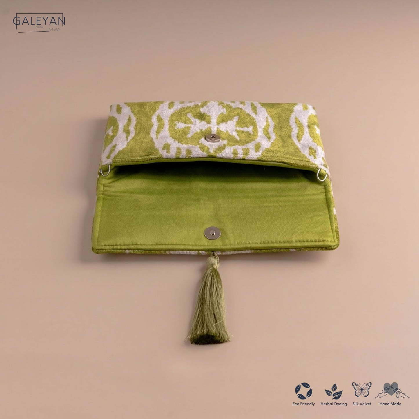 Silk Velvet Ikat Clutch – Off White / Pistachio Green