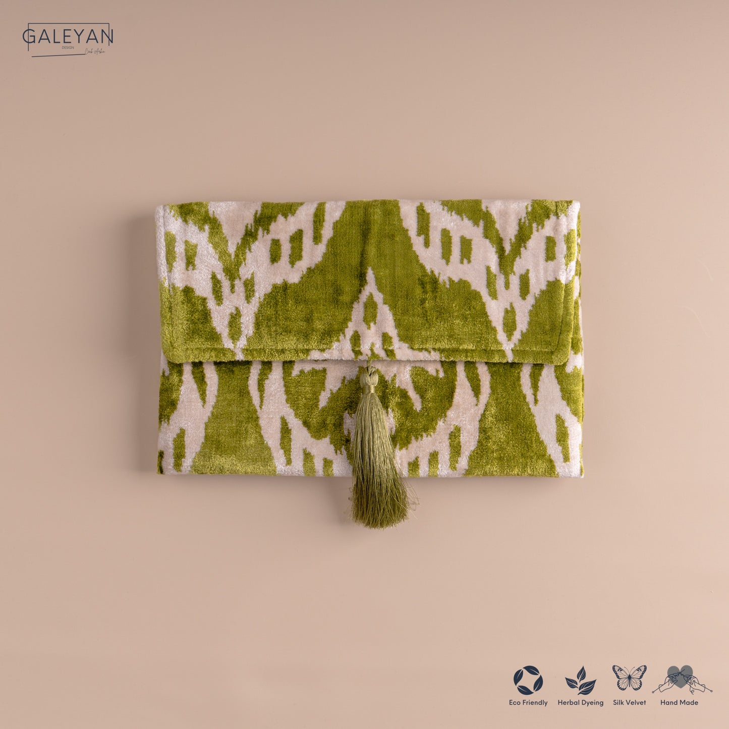 Silk Velvet Ikat Clutch – Off White / Pistachio Green