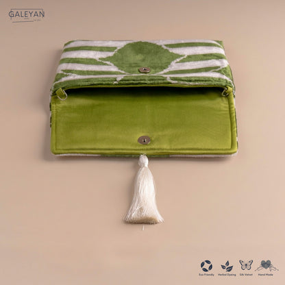 Silk Velvet Ikat Clutch – Off White / Green