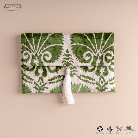 Silk Velvet Ikat Clutch – Off White / Green