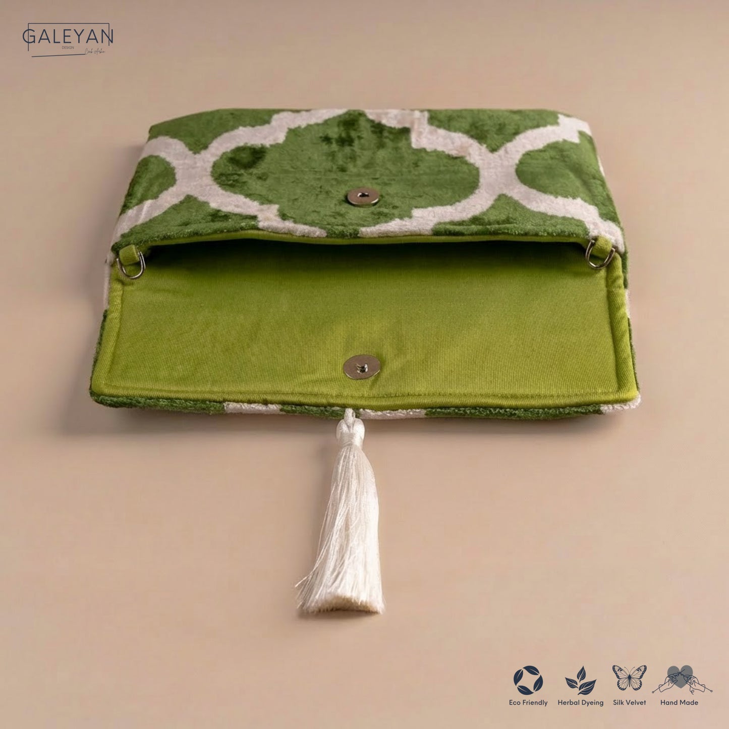 Silk Velvet Ikat Clutch – Off White / Green