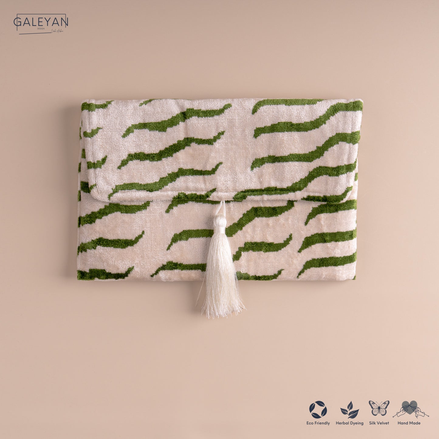 Silk Velvet Ikat Clutch – Off White / Green