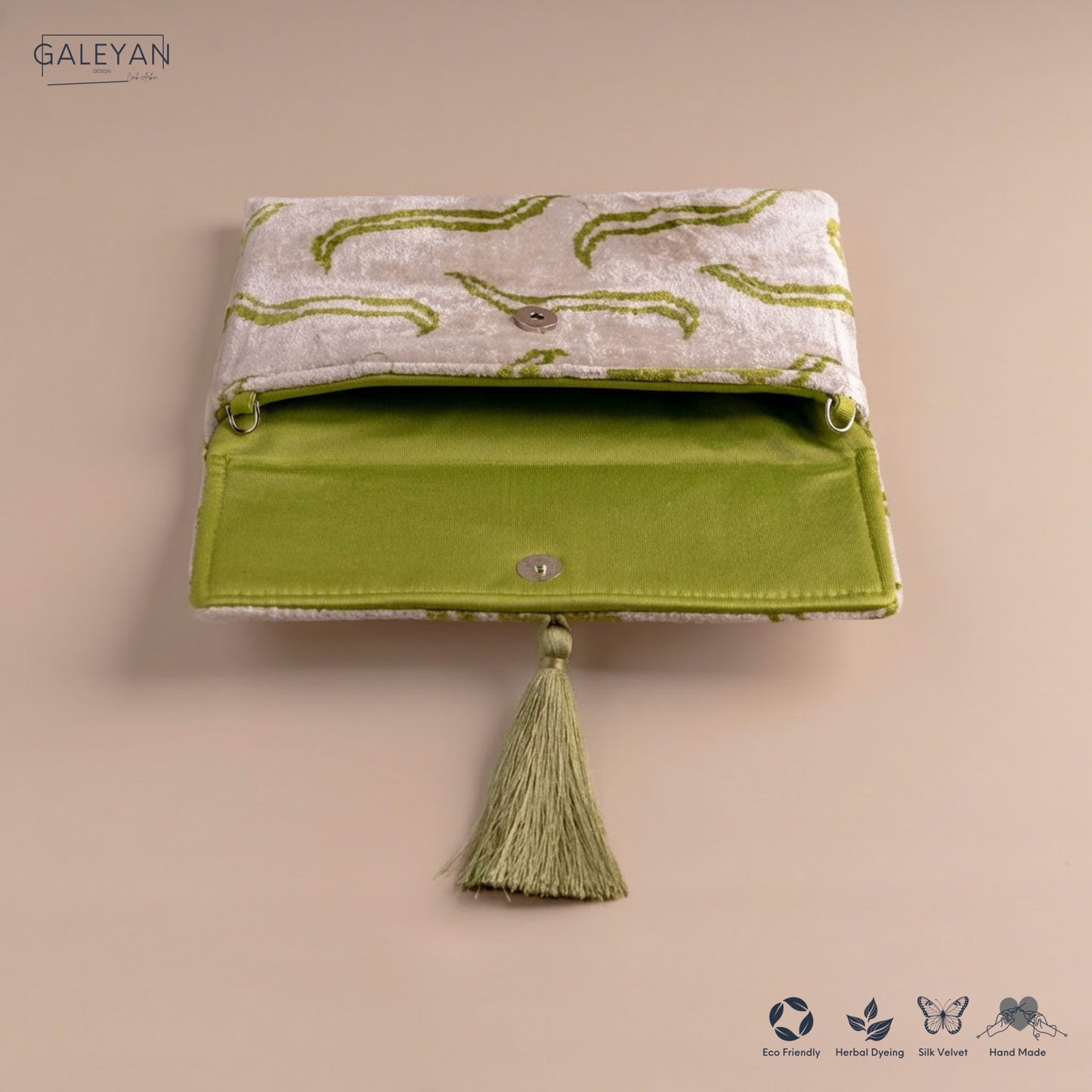 Silk Velvet Ikat Clutch – Off White / Pistachio Green