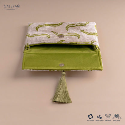 Silk Velvet Ikat Clutch – Off White / Pistachio Green