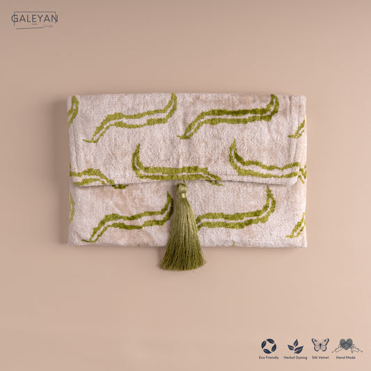 Silk Velvet Ikat Clutch – Off White / Pistachio Green