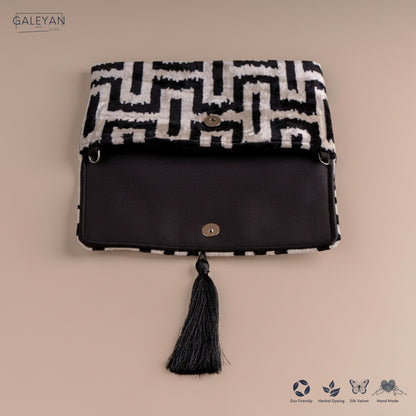 Silk Velvet Ikat Clutch – Off White / Black