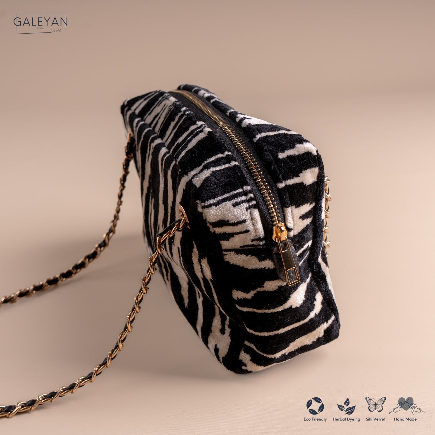 Silk Velvet Ikat Shoulder Bag – Off White / Black