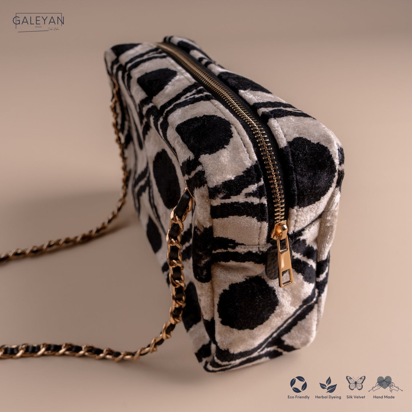 Silk Velvet Ikat Shoulder Bag – Off White / Black