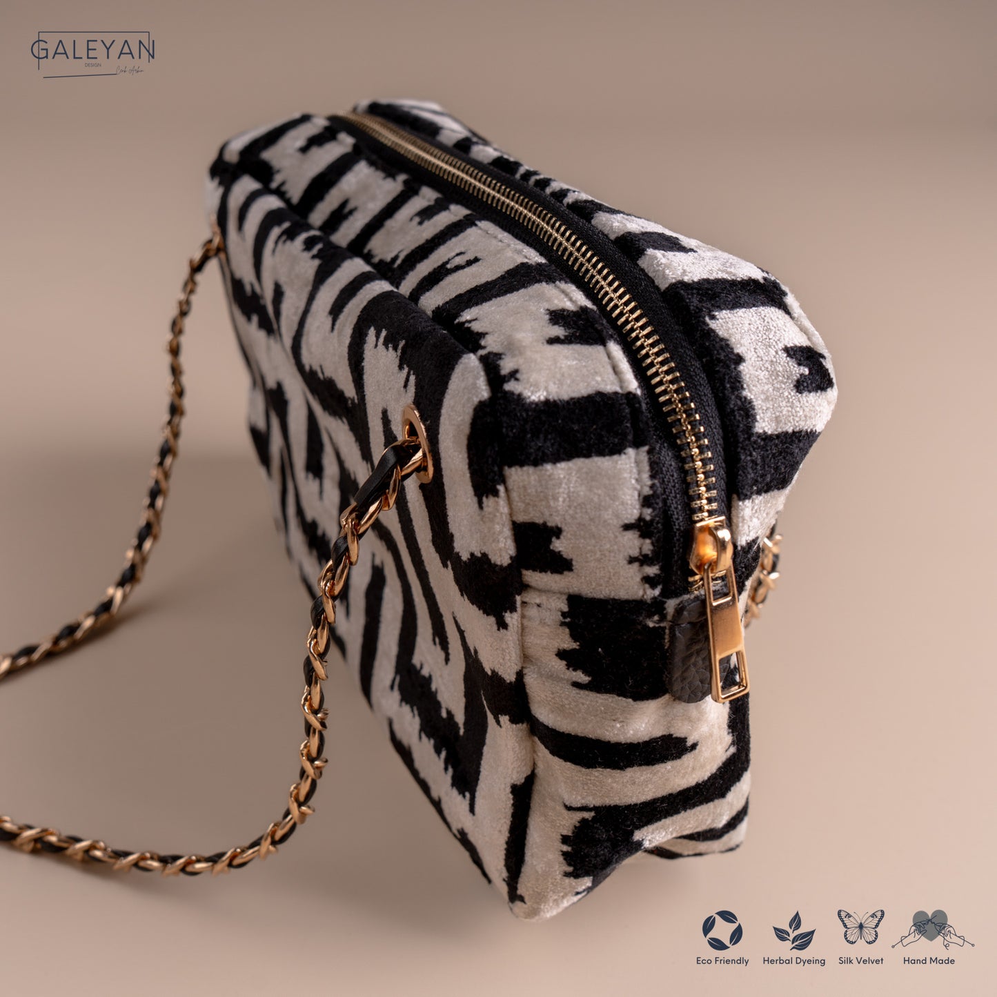 Silk Velvet Ikat Shoulder Bag – Off White / Black
