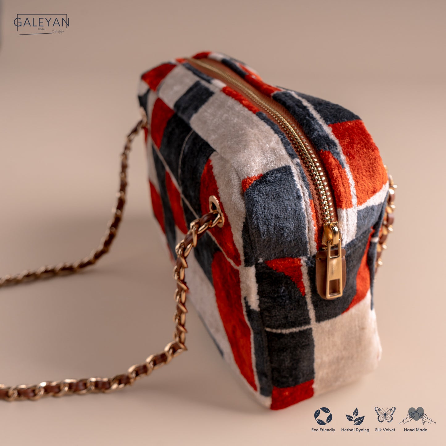 Silk Velvet Ikat Shoulder Bag – Off White / Midnight Indigo / Red
