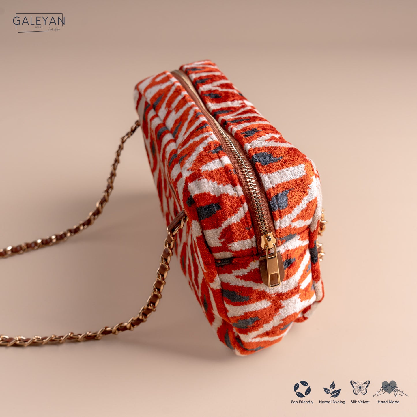 Silk Velvet Ikat Shoulder Bag – Off White / Midnight Indigo / Red