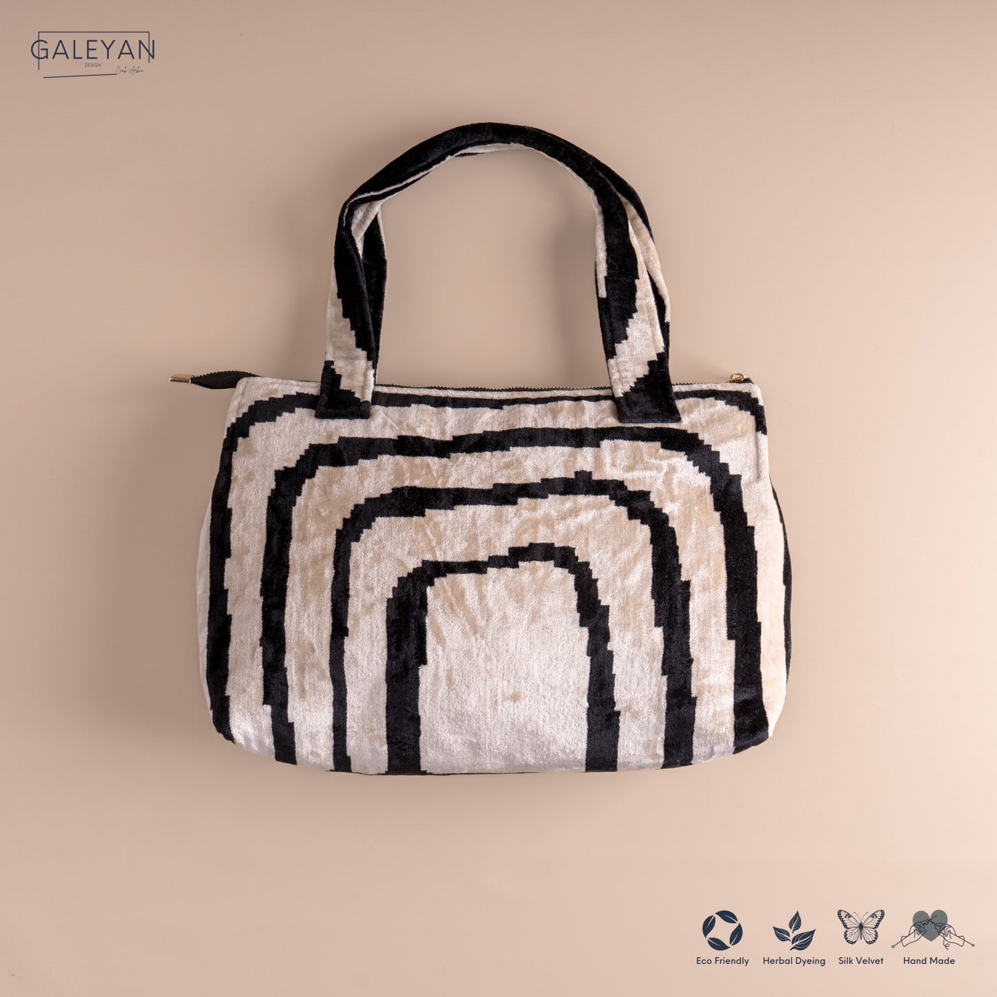 Silk Velvet Ikat Shoulder Bag – Off White / Black