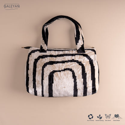 Silk Velvet Ikat Shoulder Bag – Off White / Black