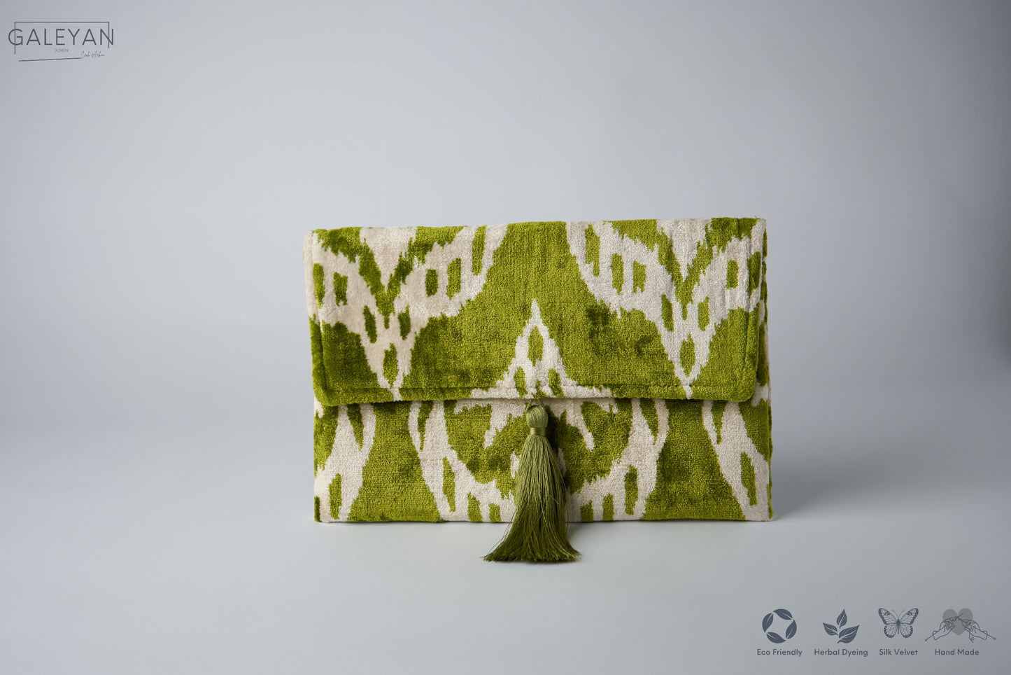 Silk Velvet Ikat Clutch – Off White / Green