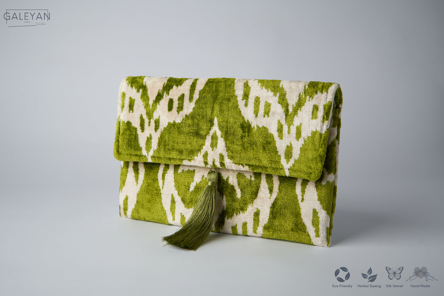 Silk Velvet Ikat Clutch – Off White / Green