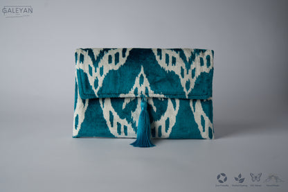 Silk Velvet Ikat Clutch – Off White / Turquoise