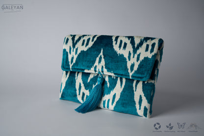Silk Velvet Ikat Clutch – Off White / Turquoise