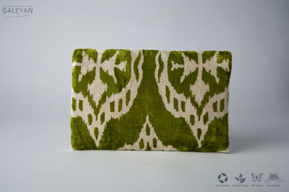 Silk Velvet Ikat Clutch – Off White / Green