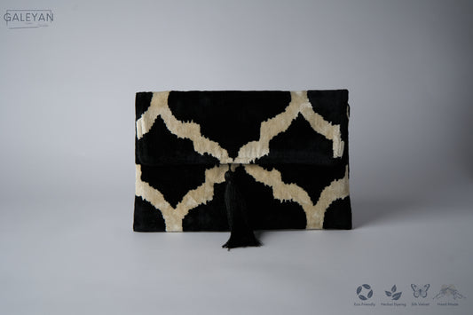 Silk Velvet Ikat Clutch – Off White / Black